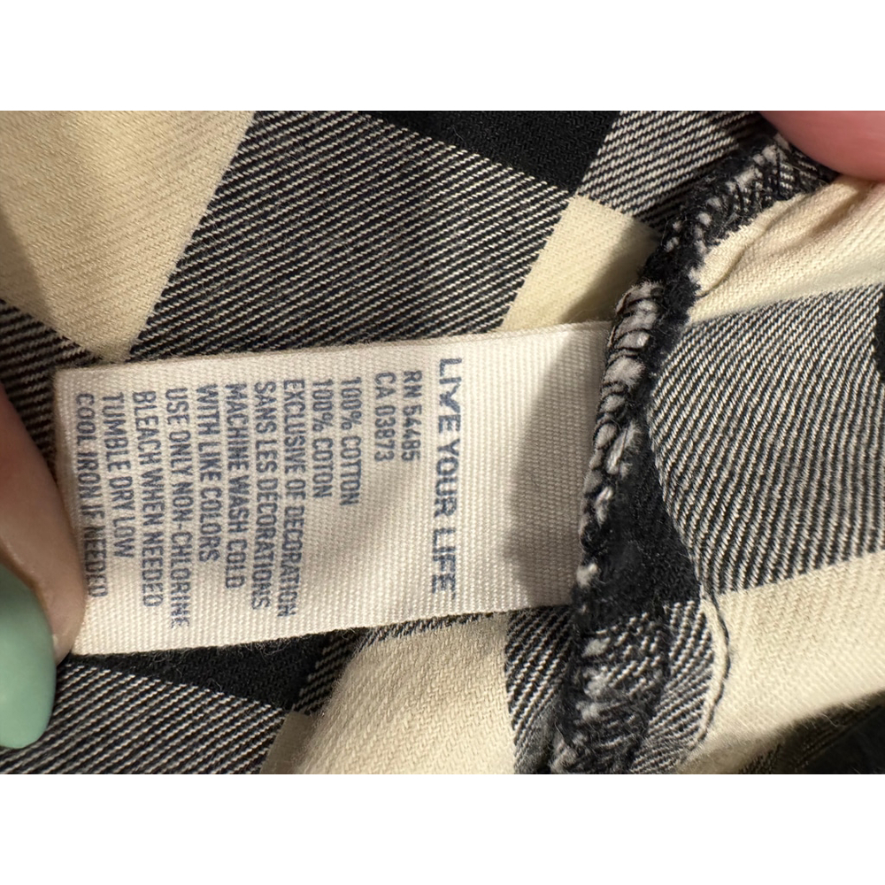 American Eagle Outfitters Women's Shirt, Size 12, Black and White - Picture 8 of 8